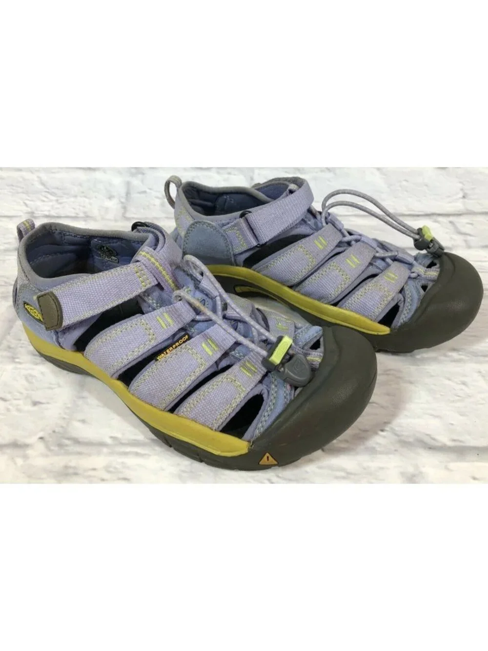 KEEN Girls 4 Newport Lavender Waterproof Sport Sandals